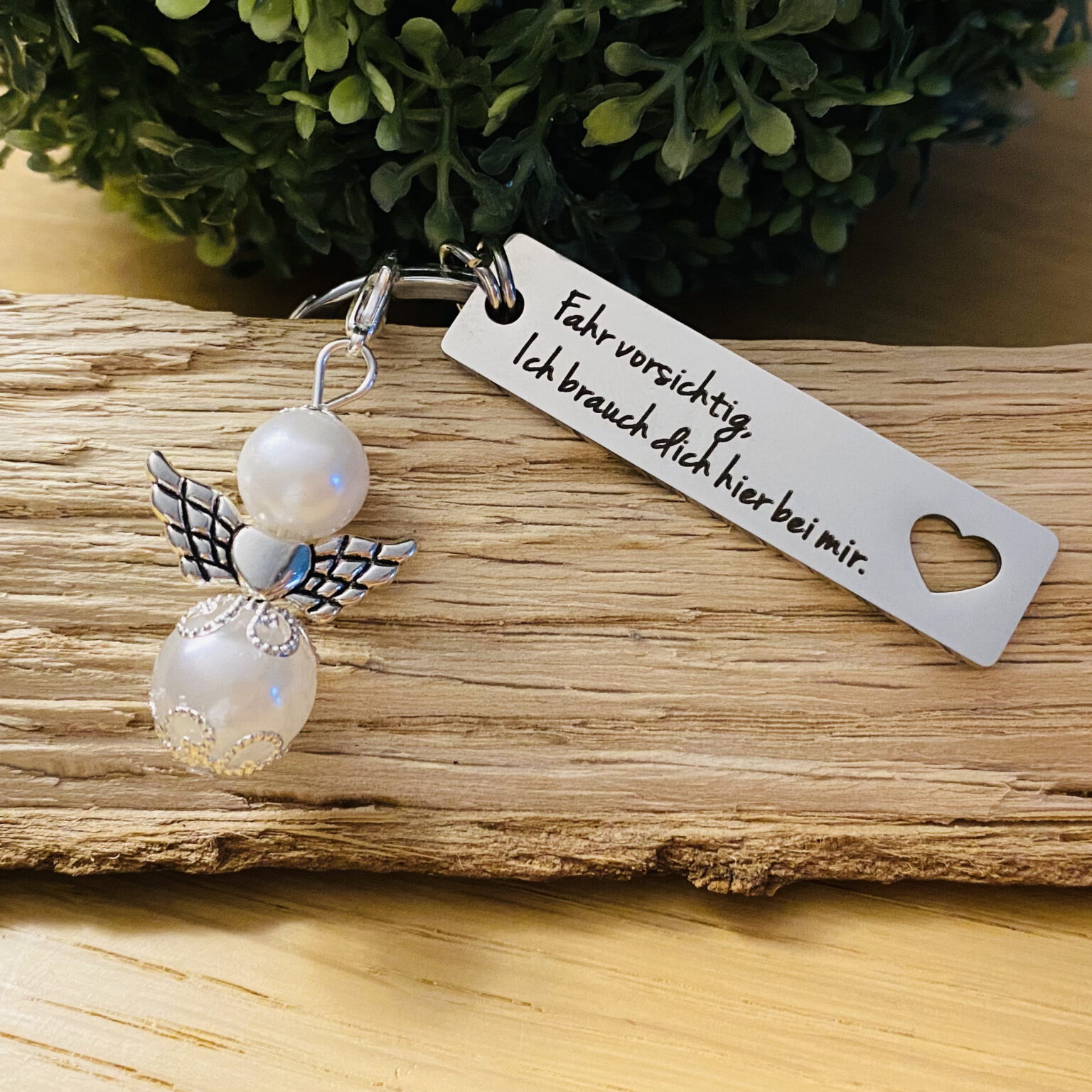 Schlüsselanhänger „Fahr Vorsichtig Alicante“ – Mit Gravur & Geschenkverpackung (silber/rot)