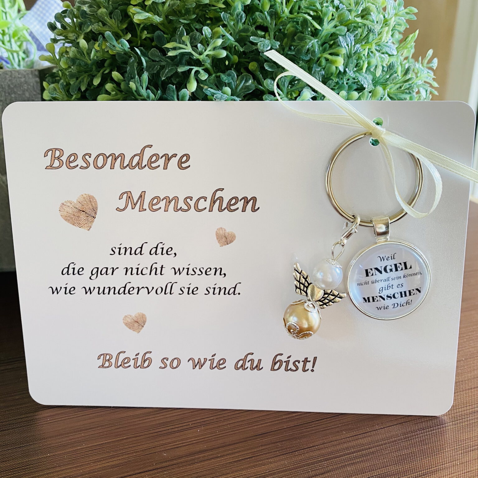 Schlüsselanhänger 'Lieblingsmensch' – Graviert Mit Spruch 'Weil Engel Nicht überall Sein Können...', Aus Metall, 9 X 3,5 Cm