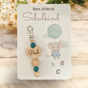 Schlüsselanhänger mit Herz und Karte - personalisiert - Schulkind 2024 - Wunschname – Bild 3