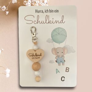 Schlüsselanhänger mit Herz und Karte - personalisiert - Schulkind 2024 - Wunschname – Bild 2